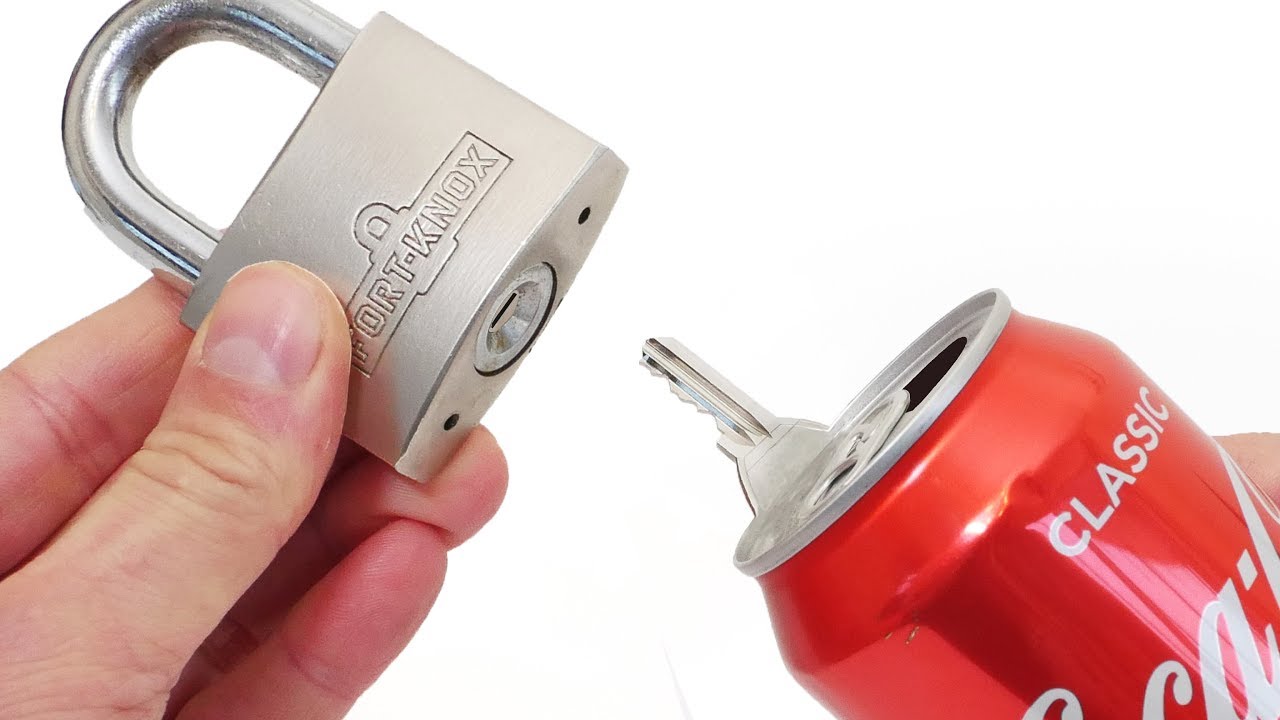 open a padlock with soda can