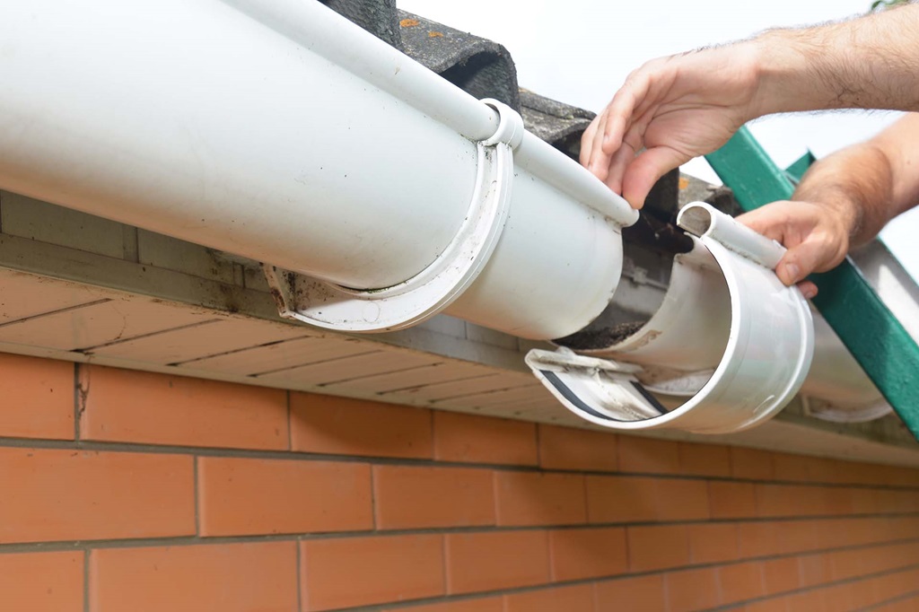 How to Repair Leaking Gutter Damage