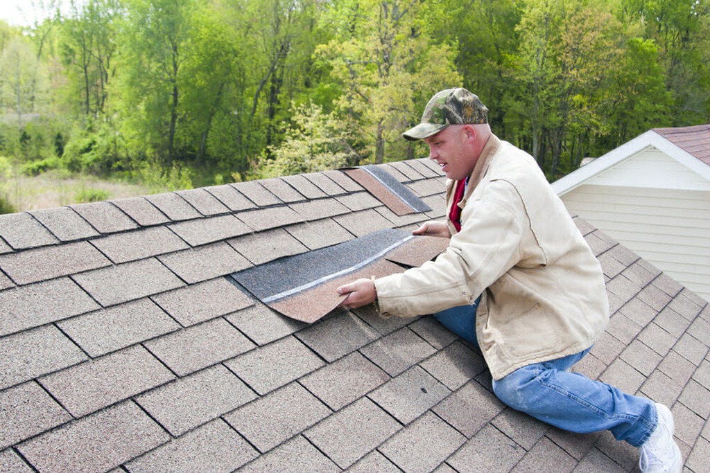 Fixing Missing Shingles on Your Roof