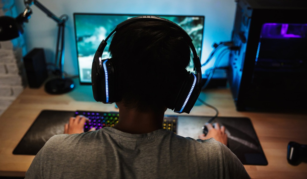 How do I make my Bloxburg house look better?